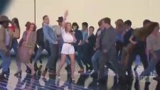 Kylie Minogue – I Was Gonna Cancel (Canlı Performans)
