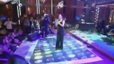 Sevcan Orhan - Kaşların Karasına - Beyaz Show 2014