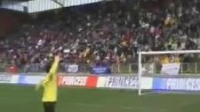 NAC Breda Taraftarlarının Sevenler Ağlarmış'ı Söylemesi