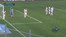 Ibrahimovic kendisine atılan fıstığı yedi!