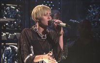 Miley Cyrus - Wrecking Ball