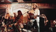 Jack Ingram's Acoustic Motel Spotlights Drew Kennedy On The Texas Music Scene