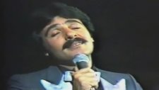 Ferdi Tayfur - Nisan Yagmuru 2012 ( Eski Eseri ) Hd