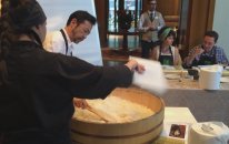 Kenji San Sushi Pirincinin İnceliklerini Anlatıyor