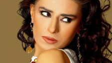 Yıldız Tilbe - Severim Ama Güvenemem Ki