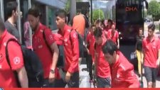 Fatih Terim ile Tartışan Burak Yılmaz Kampı Terk Etti