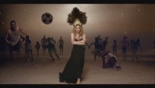 Shakira - La La La Brazil 2014 Ft. Carlinhos Brown