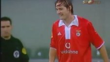 Macar Milli Futbolcunun Sahada Kalbi Durunca