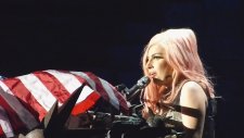Lady Gaga - Born This Way (Canlı Performans)