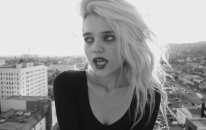 Sky Ferreira - Everything Is Embarrassing