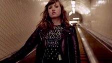 Anna Calvi, David Byrne - Strange Weather