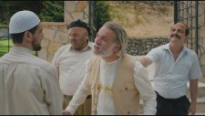 Düğün Dernek - Bayram Namazı Sahnesi