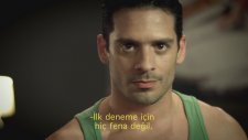 Yaza Bu Yakışıklı İle Giriyoruz!