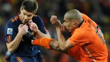 Futbol tarihinin sert adamları! Nigel de Jong