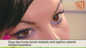 Mavi Renkli Göz Makyajı
