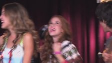 Violetta: Los Chicos Le Muestran A Angie Su Canción (ep 49 Temp 2)