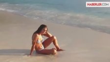 Kadın Futbolcu Alex Morgan, Bikini Çekiminde Nefes Kesti