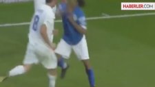 Yardım Maçında Edgar Davids, Jonathon Wilke'yle Yumruklaştı