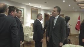 BAKAN ÖMER ÇELİK TURİZMCİLERLE BİR ARAYA GELDİ