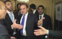 Kültür ve Turizm Bakanı Ömer Çelik Dubai Heyetini Tebrik Ediyor...