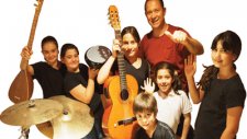 Sümer Ezgü Ve Süper Çocuklar – Leblebi Koydum Tasa (2014)