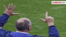 Scolari, Brezilya - Almanya Maçında Eliyle 7 İşareti Yaptı