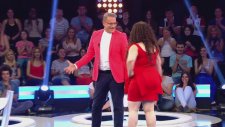 Eyvah Düşüyorum - Elif Hanım'dan Stüdyoda Catwalk