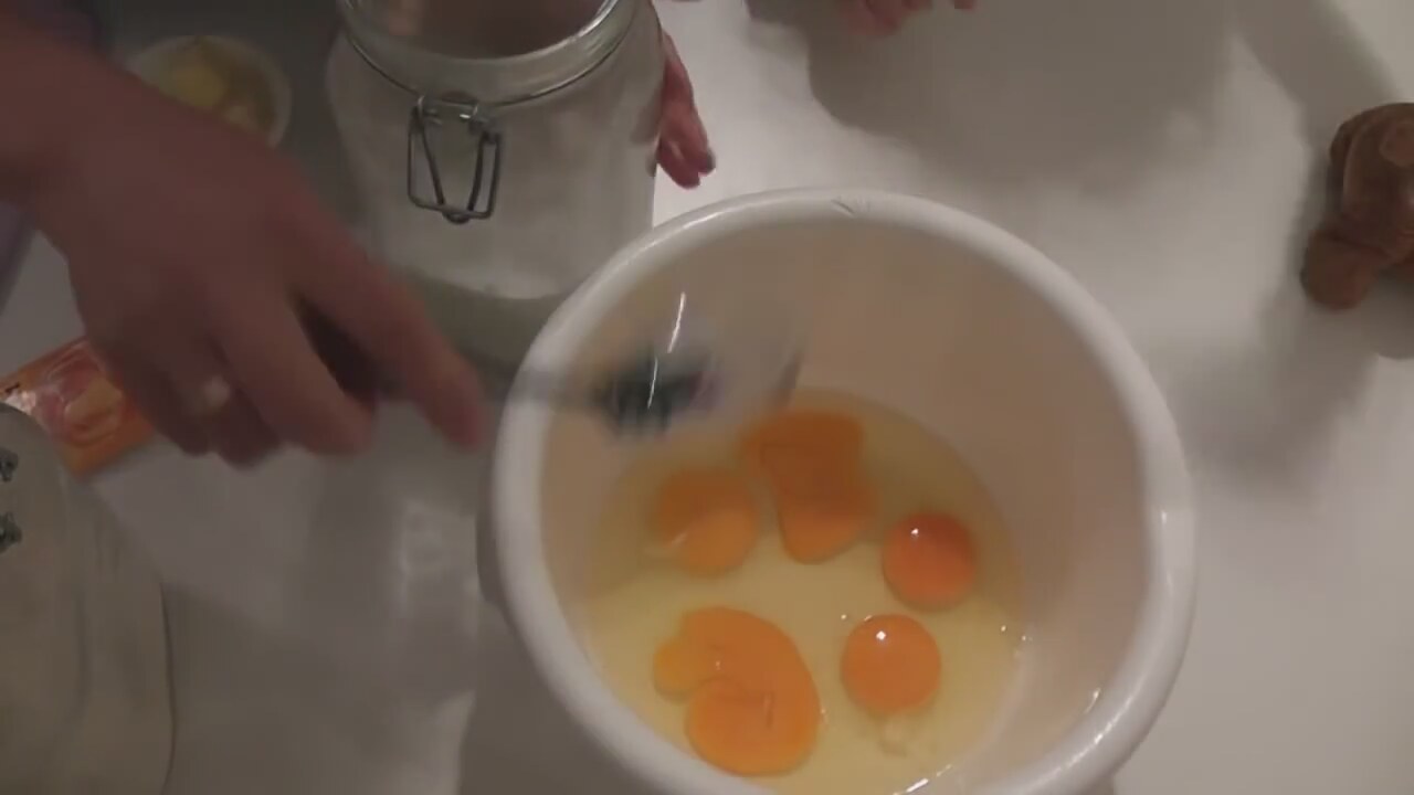 Muzlu Rulo Pasta Tarifi Videosu Muzlu Rulo Pasta Tarifi Videosu