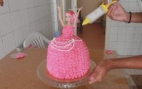 Tatlı Tarifleri - Barbie'li Pasta Yapımı