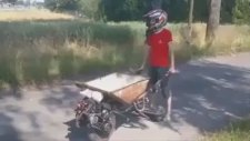 Adamdaki Zeka Süper El Arabasına Motor Takmış