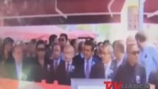Sanatçı Çolpan İlhan'ın Cenazesinde Hakkını Helal Etmeyen Adam
