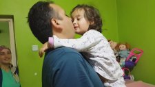 Bayram Harçlığı Almadan El Öpmeyen Bebek