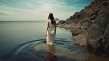 İrem Derici - Kalbimin Tek Sahibine (Official Video)
