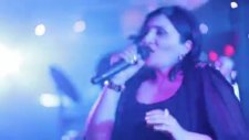 Zeynep Yk - Ömre Bedel ( Canlı Performans)