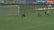 Akıllara durgunluk veren gol kaçırma! Böylesi görülmedi...