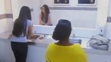 Aynada Görünmeyen Kadınlar Kamera Şakası