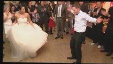 Gelin Ve Damat Kaynana Roman Havası Oynuyor