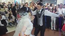 Gelin Damat Kolbastı Oynuyor