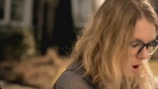 Taylor Swift - You Belong With Me (Official Video)