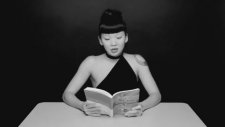 Vibratör Eşliğinde Kitap Okumak - Terasa