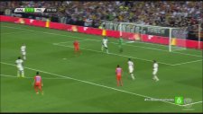 Keisuke Honda'dan Müthiş Frikik Golü!