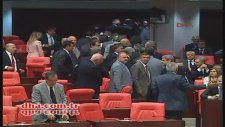 TBMM Başkanı'na İç Tüzük Fırlatıldı