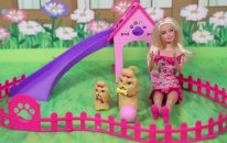 Barbie'nin Alkışla Yürüyen Köpekleri