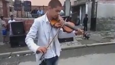 Keman Ağlıyor Resmen