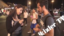 Taksim'de Sihirbaz Numarasıyla Kızlarla Öpüştü