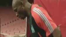 Stephane Mbia - Eğitilmiş Köpek Disiplinine Sahip Futbolcu