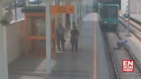 Tren Raylarına Düşen Şahıs Kıl Payı Kurtuldu
