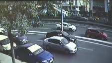 İstanbul Avcılar'da Üst Geçidin Çökmesi (Güvenlik Kamerası)