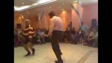 Düğünde Dansın Dibine Vuran Adam