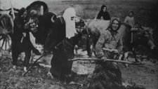 Şafak Söktü Yine Sunam Uyanmaz